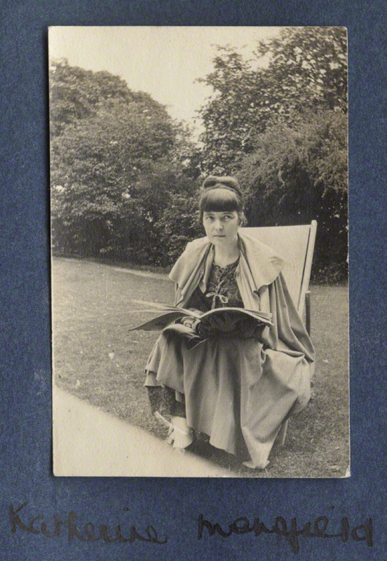 Katherine Mansfield nel 1917, fotografata da Lady Ottoline Morrell